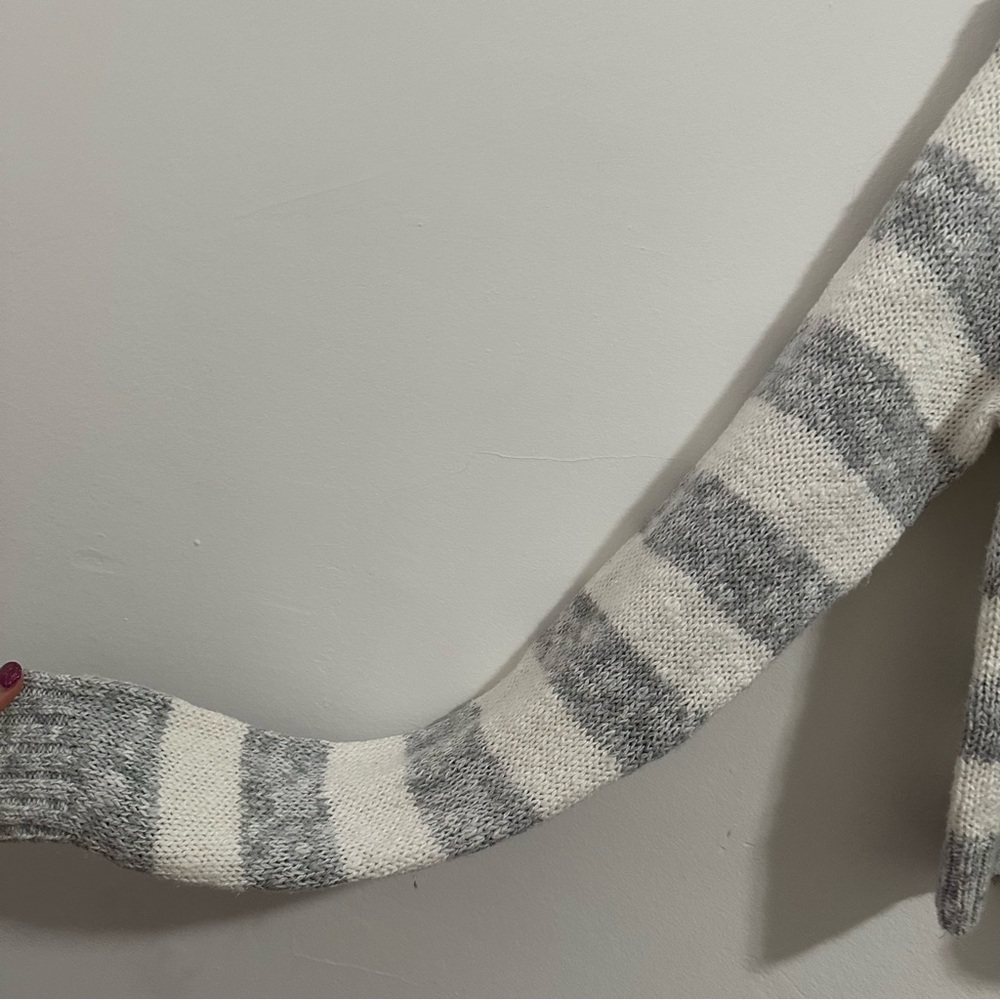 ABERCROMBIE & FITCH Womens Buttery Soft Striped Gray & White Sweater Size M - Picture 7 of 13